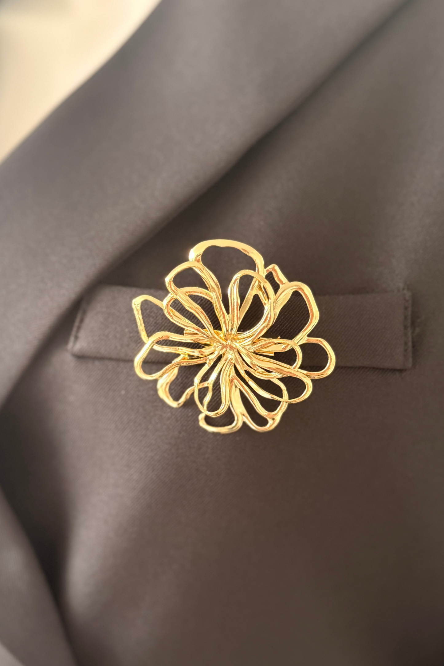 Golden Bloom Broche