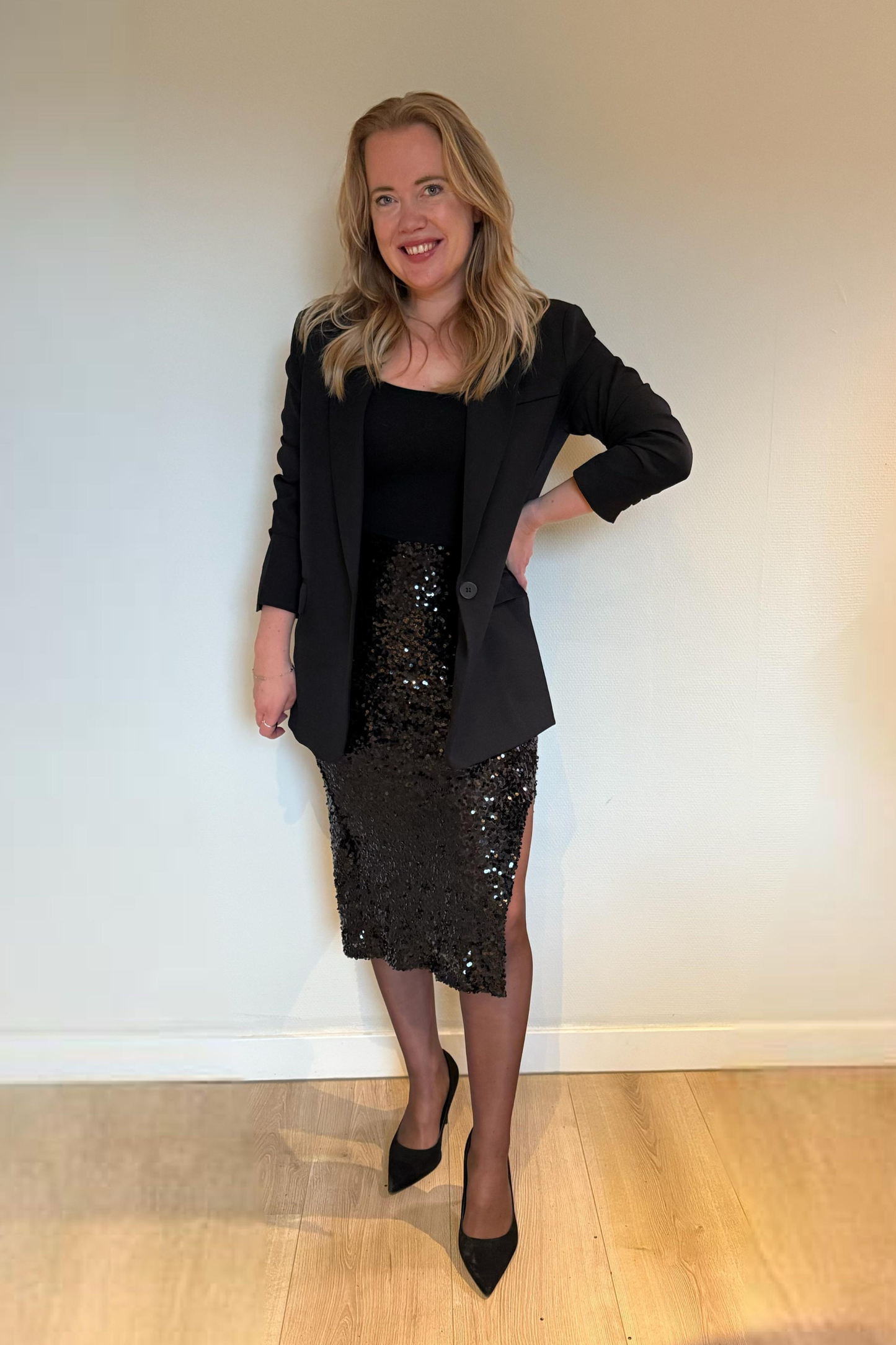 Glimmer Skirt - Midnight Black