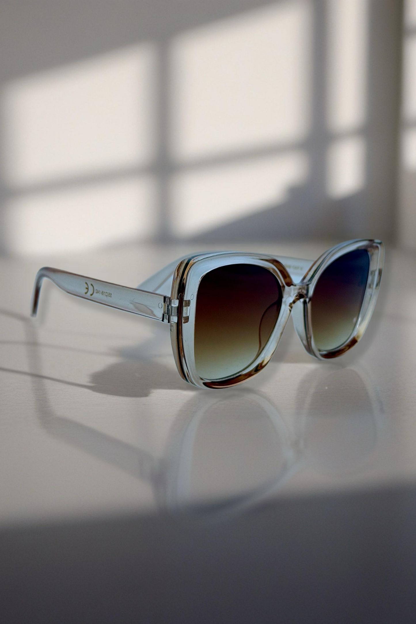 Aura Sunglasses - Honey