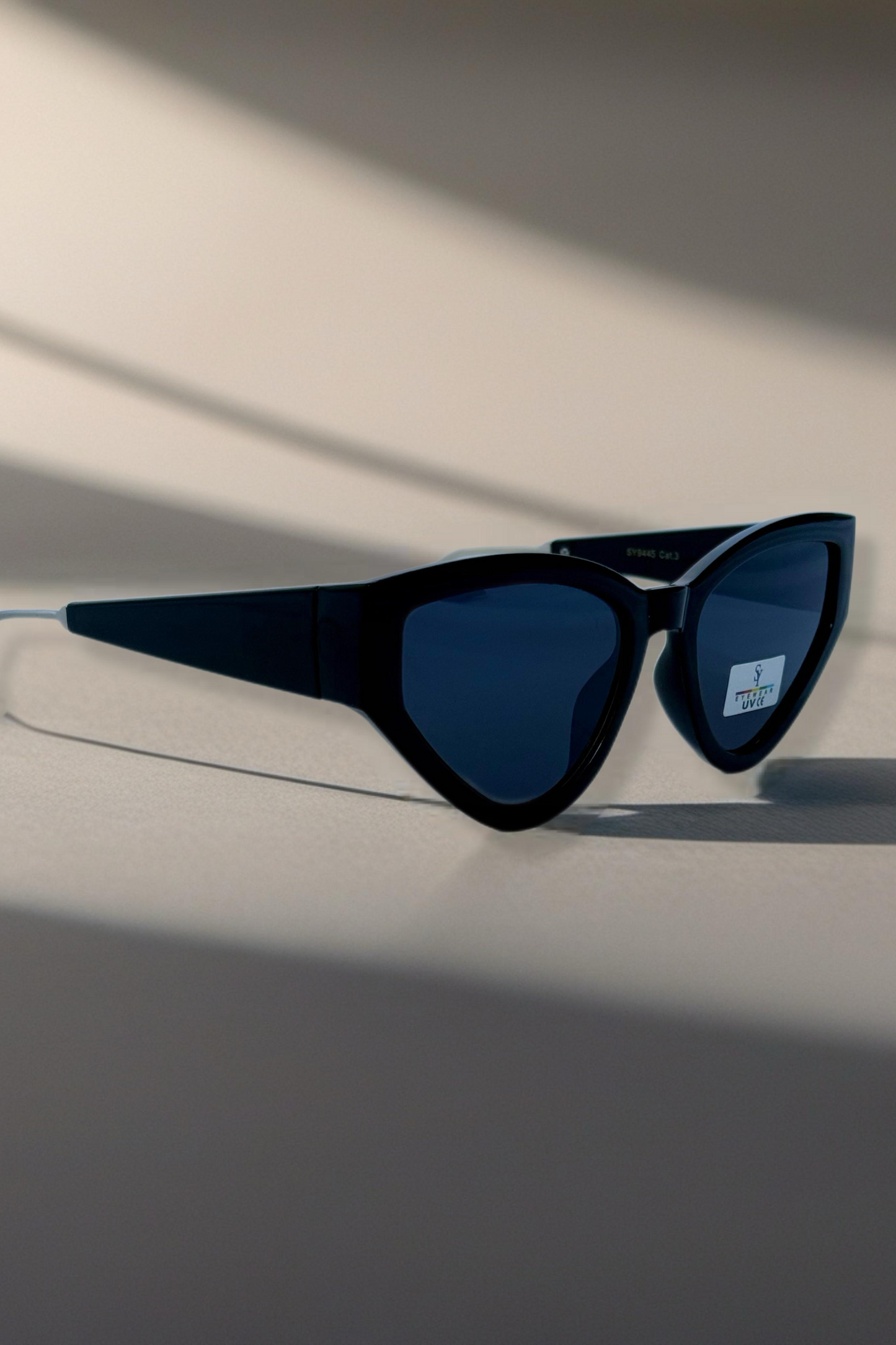 Nova Cat Sunglasses - Black